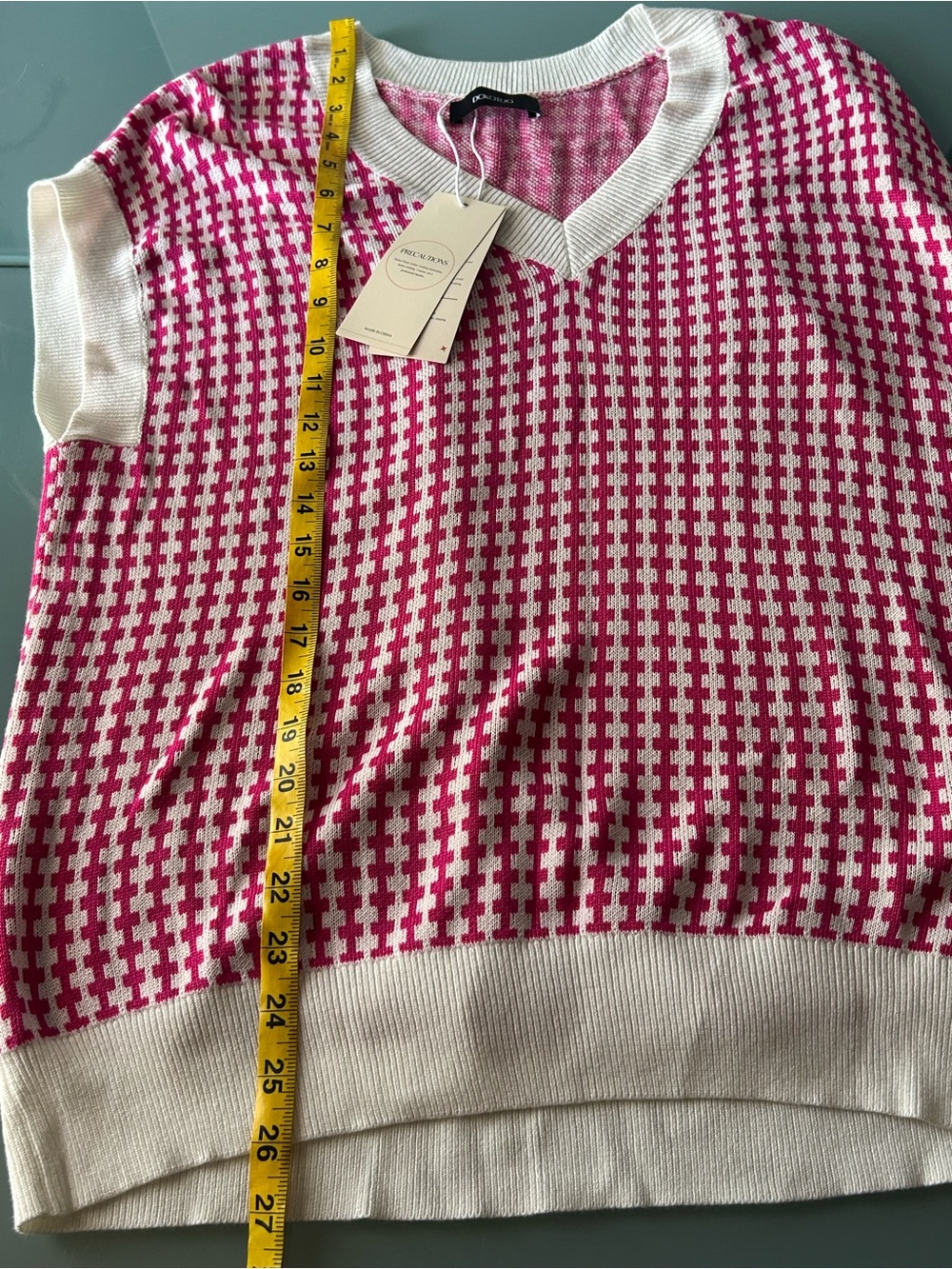 Pink and White Houndstooth V‑Neck Sweater Vest - Picture 9 of 12